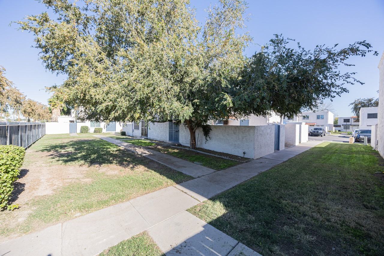 5214 42nd Parkway - Photo 4 of 21