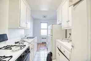 featured image of 2630 Kingsbridge Terrace #3Y