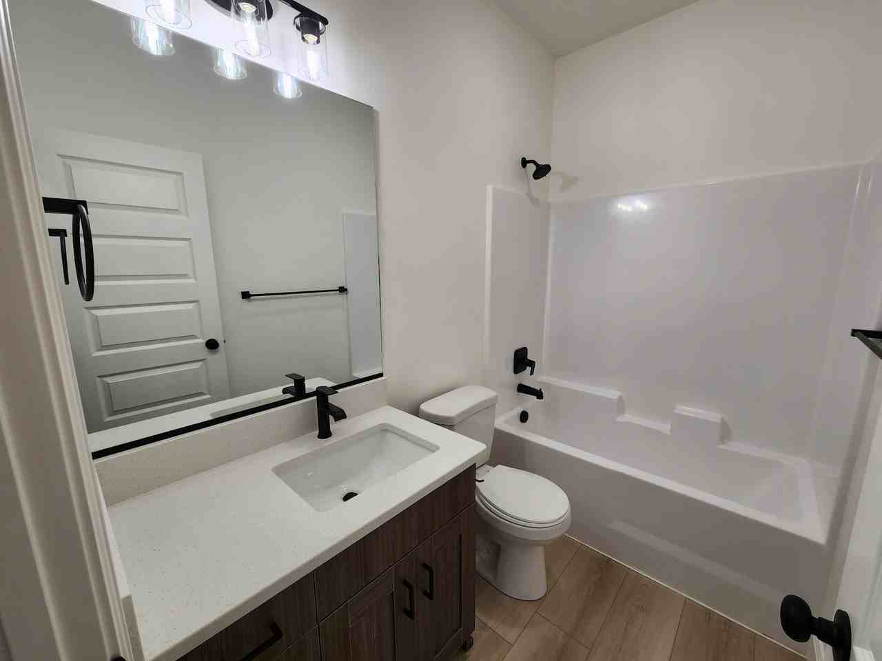 4621 Legacy Village Ln - Photo 4 of 14