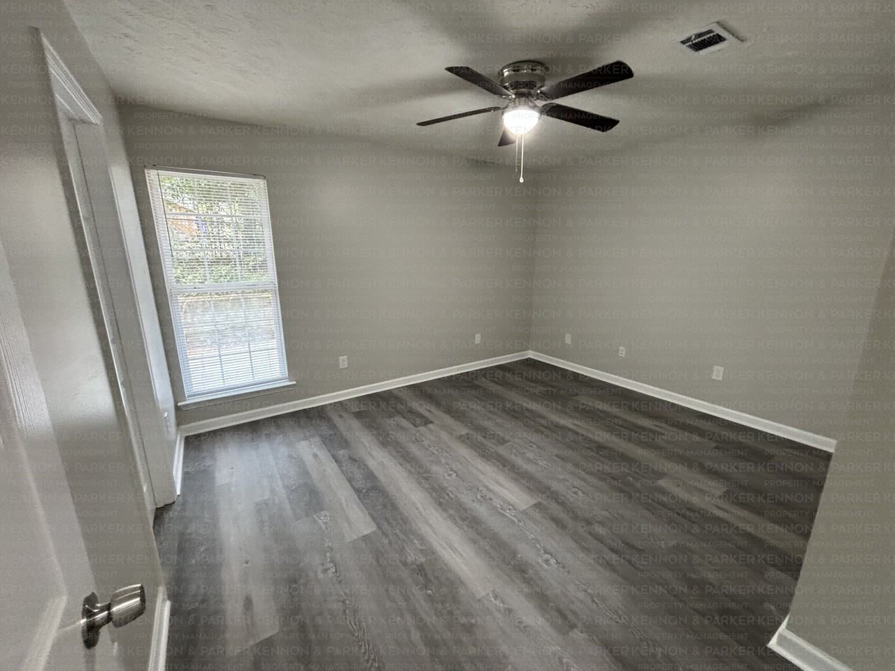 1538 43rd Street #B - Photo 2 of 9