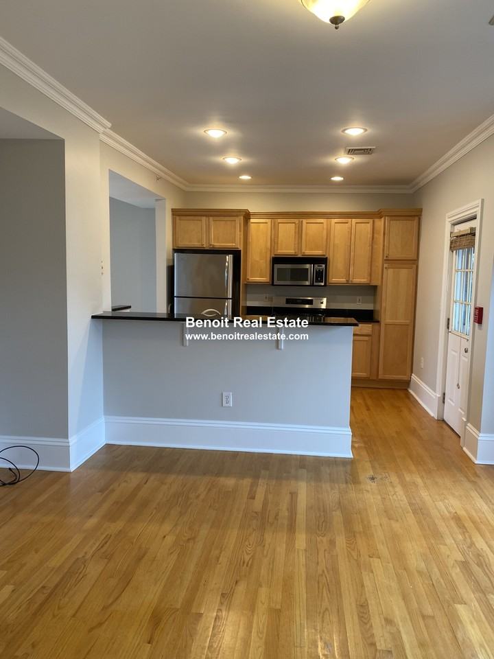 Broadway #C3 - Photo 2 of 10