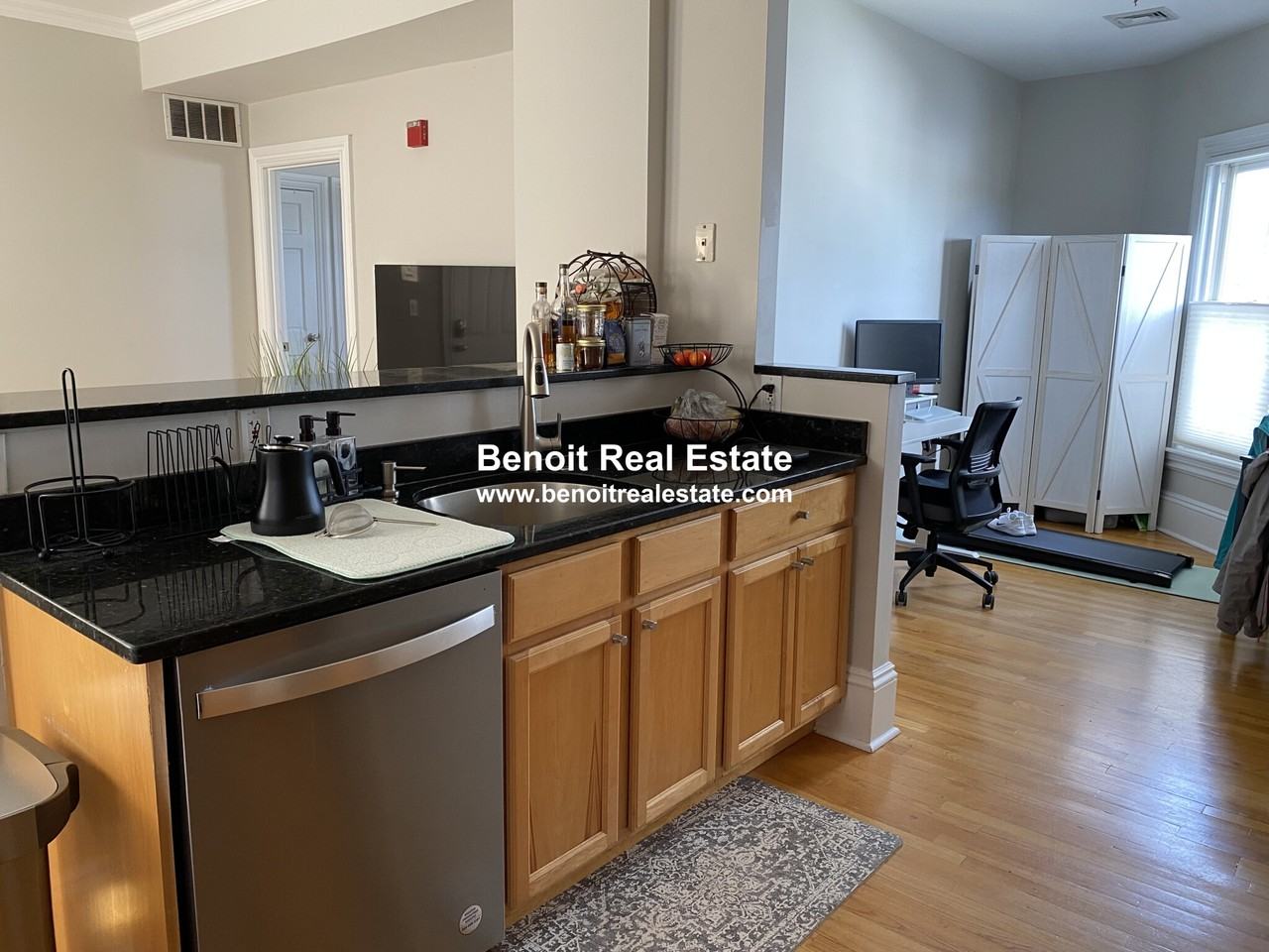 Broadway #C3 - Photo 6 of 10