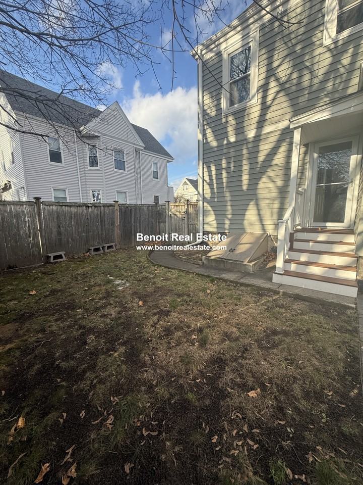 Magoun Ave #1 - Photo 4 of 20