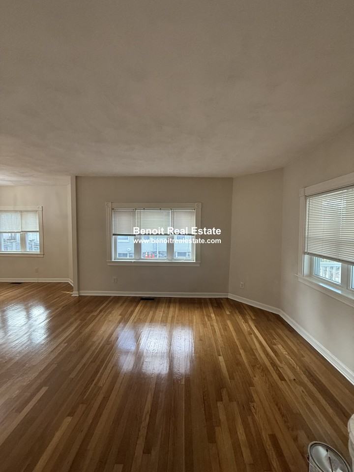 Magoun Ave #1 - Photo 7 of 20