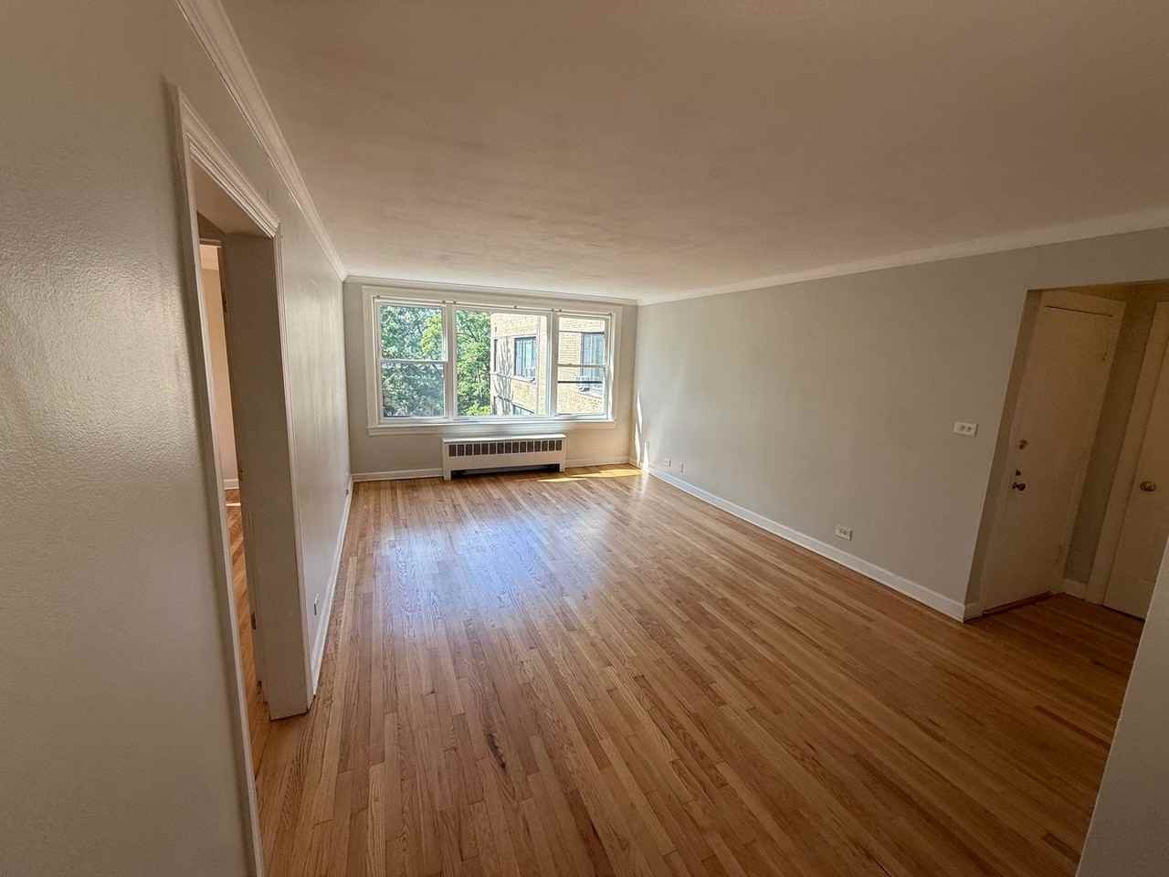 2954 W Arthur Ave #3W - Photo 3 of 10