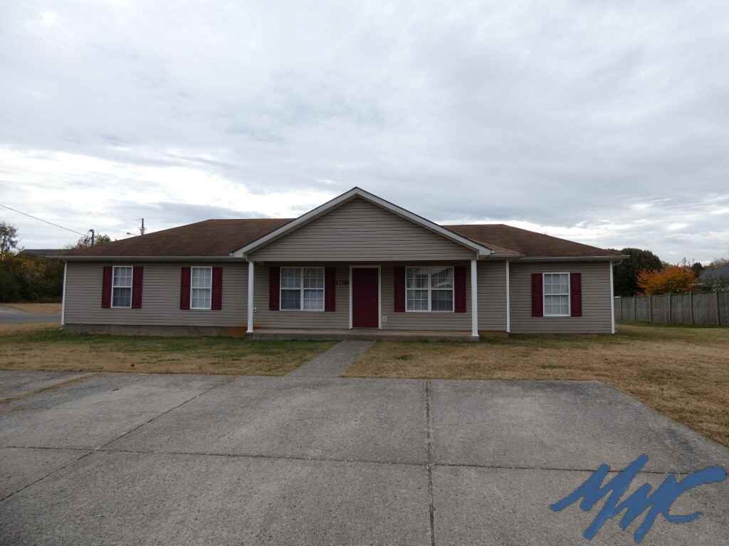 2103 Horncastle Dr - Photo 2 of 31