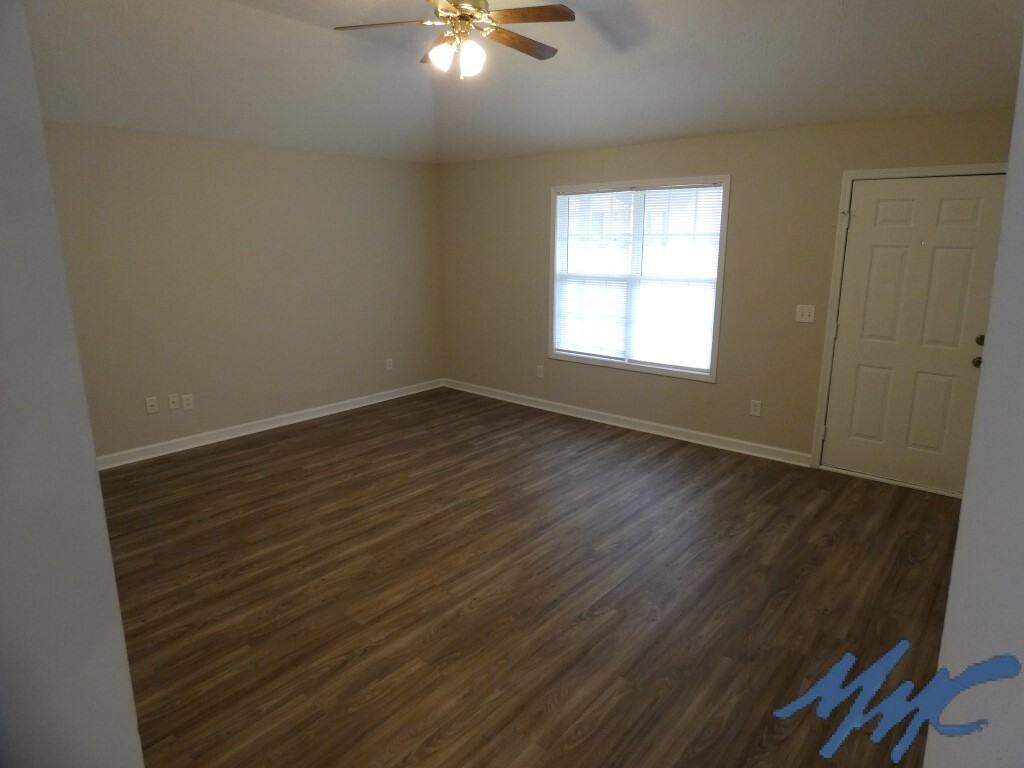 2103 Horncastle Dr - Photo 3 of 31