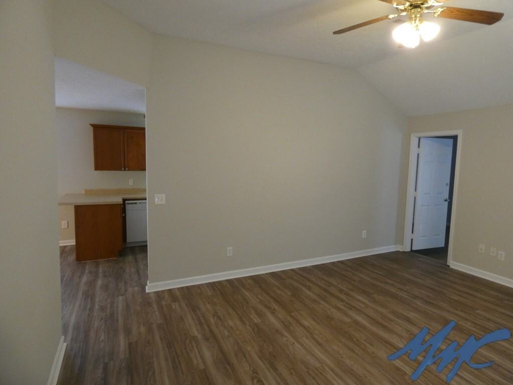 2103 Horncastle Dr - Photo 4 of 31