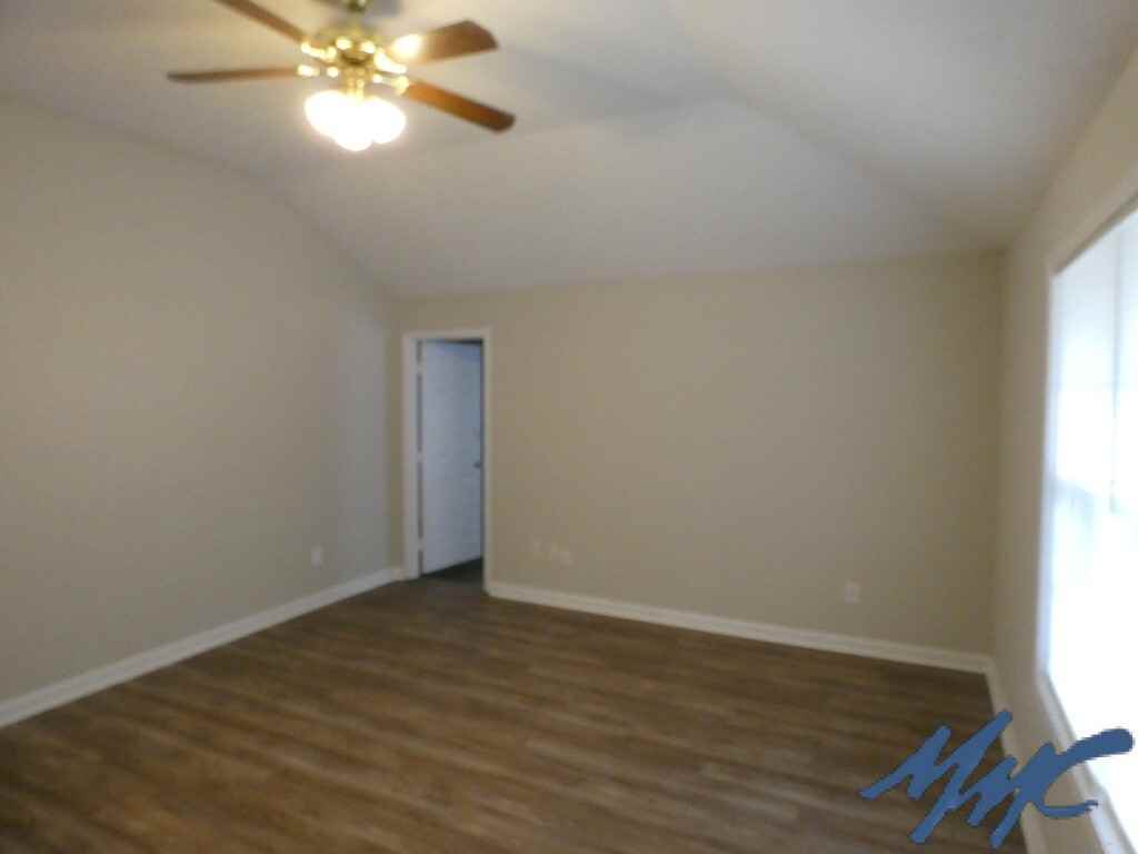 2103 Horncastle Dr - Photo 5 of 31