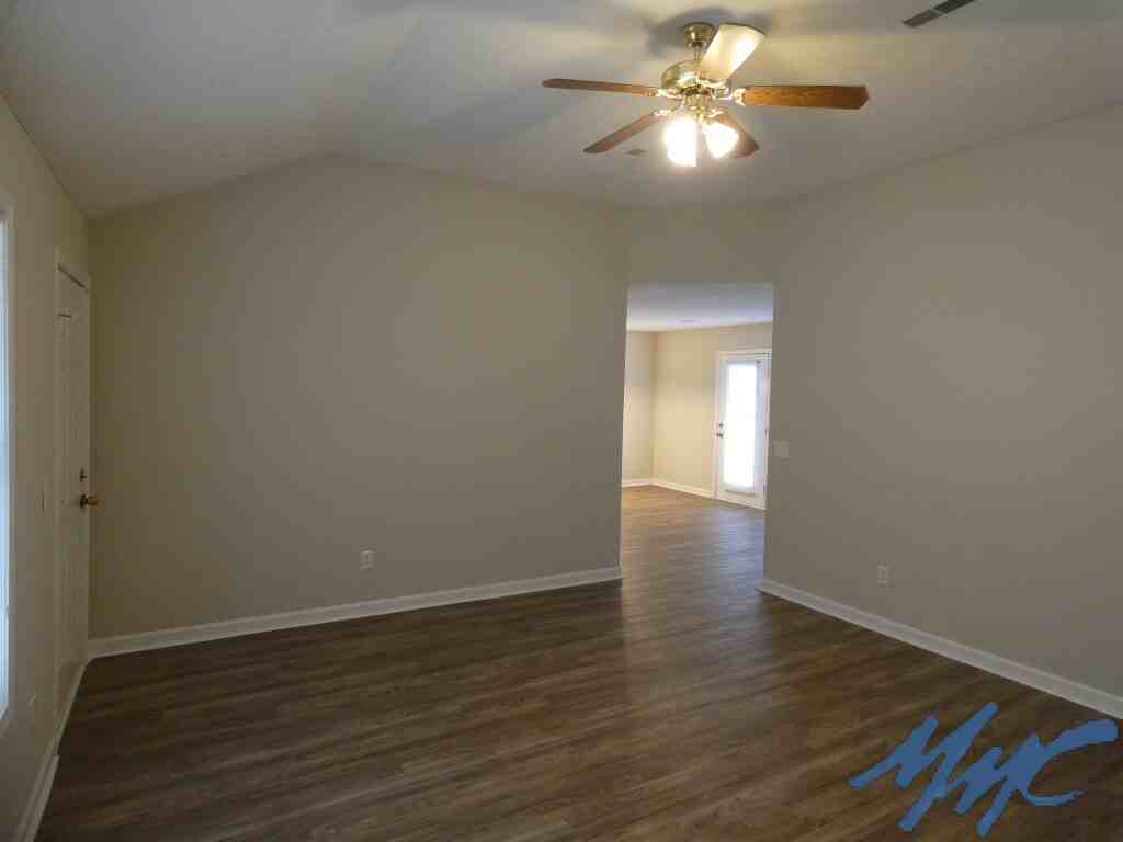 2103 Horncastle Dr - Photo 6 of 31