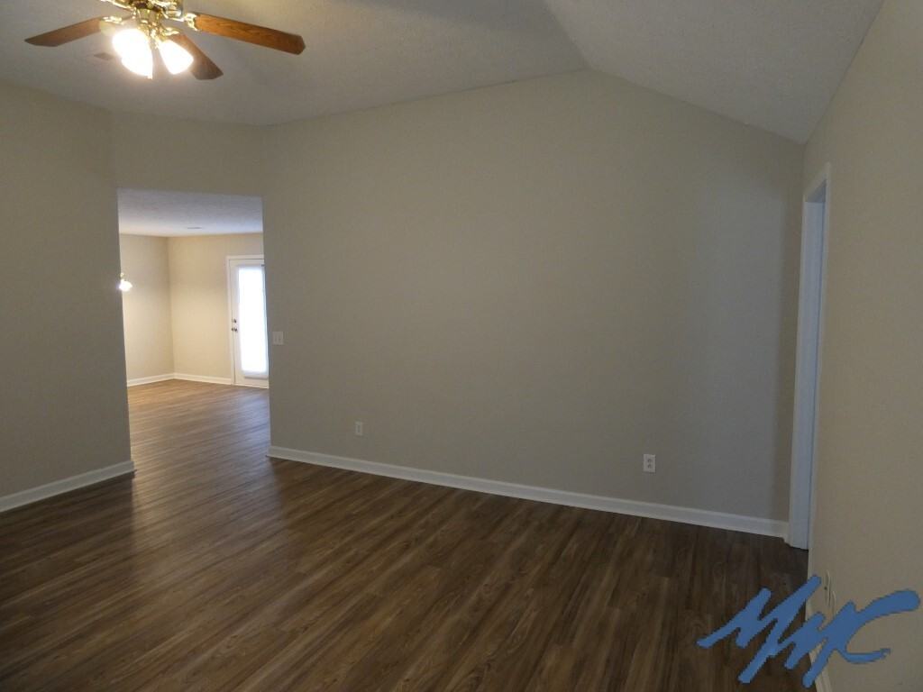 2103 Horncastle Dr - Photo 7 of 31