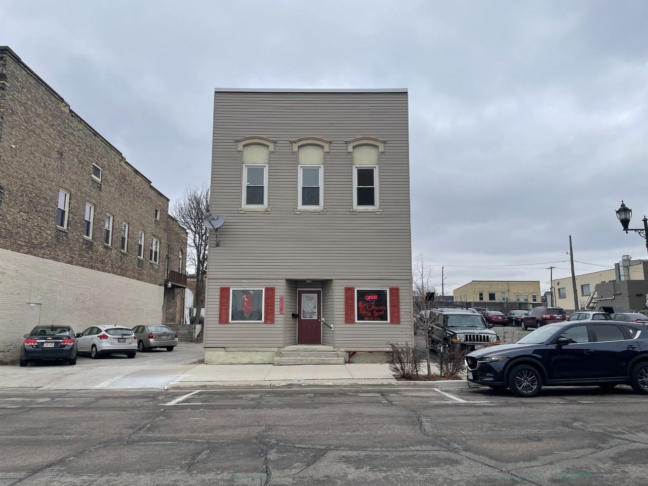 818 York Street - Photo 2 of 6