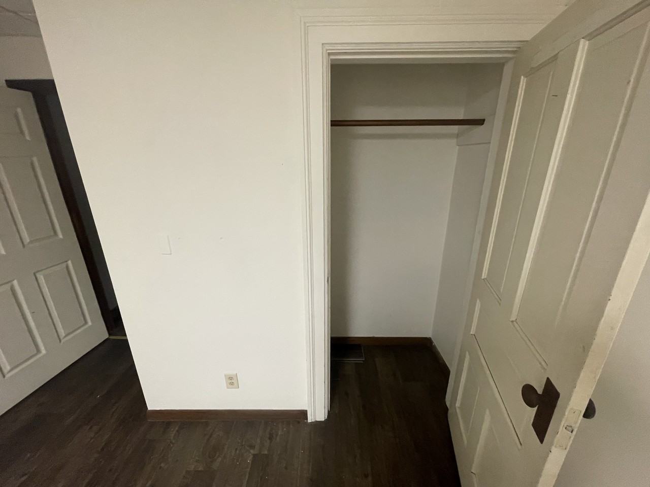 818 York Street - Photo 3 of 6