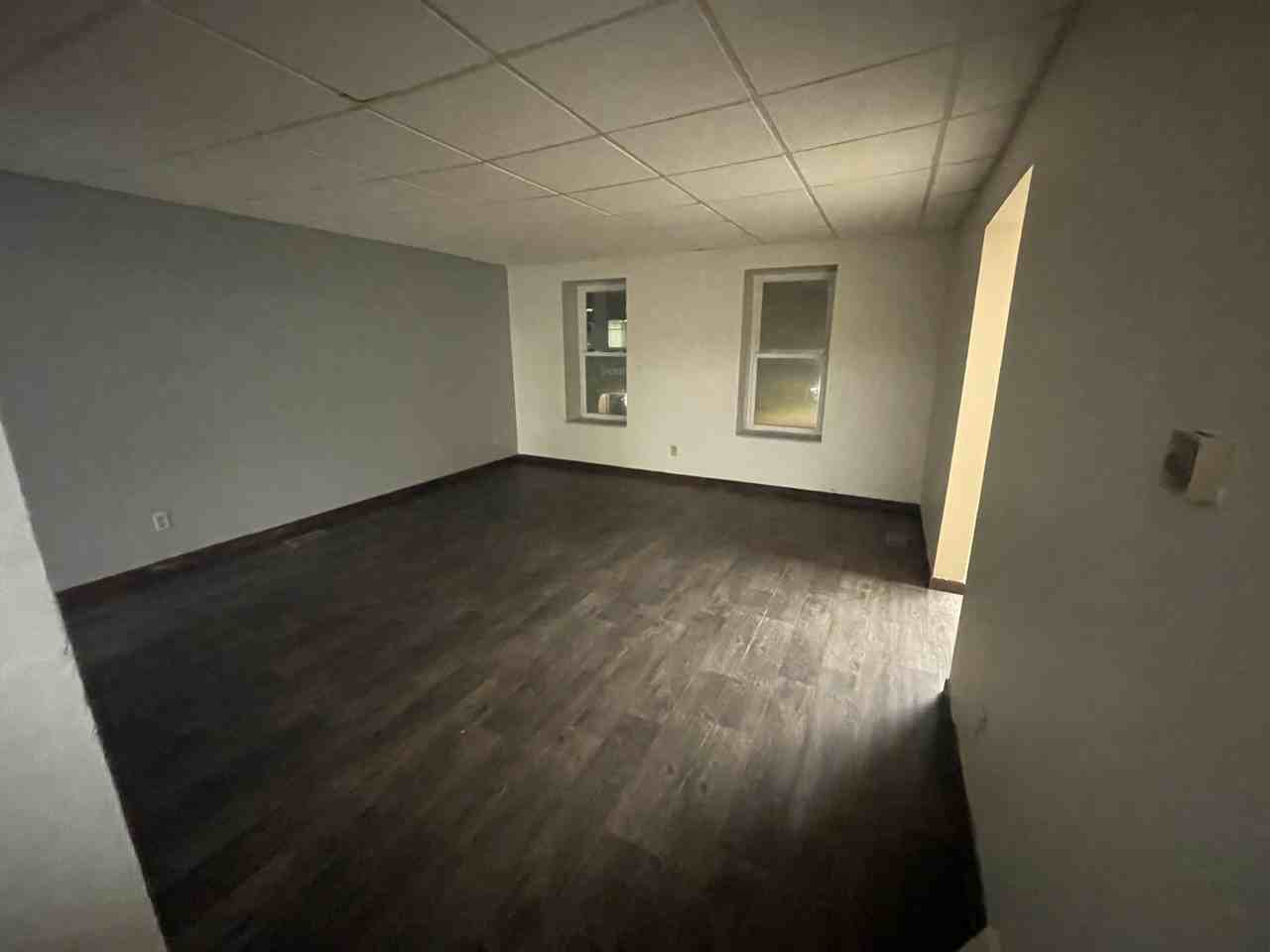 818 York Street - Photo 4 of 6