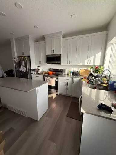 5165 Edgemont Boulevard NW - Photo 7 of 11