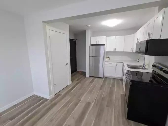 511 Munroe Ave #3 - Photo 4 of 11