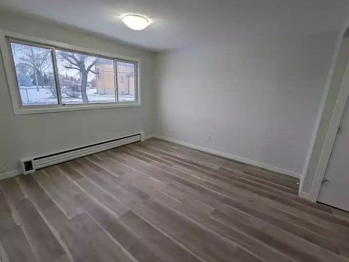 511 Munroe Ave #3 - Photo 7 of 11