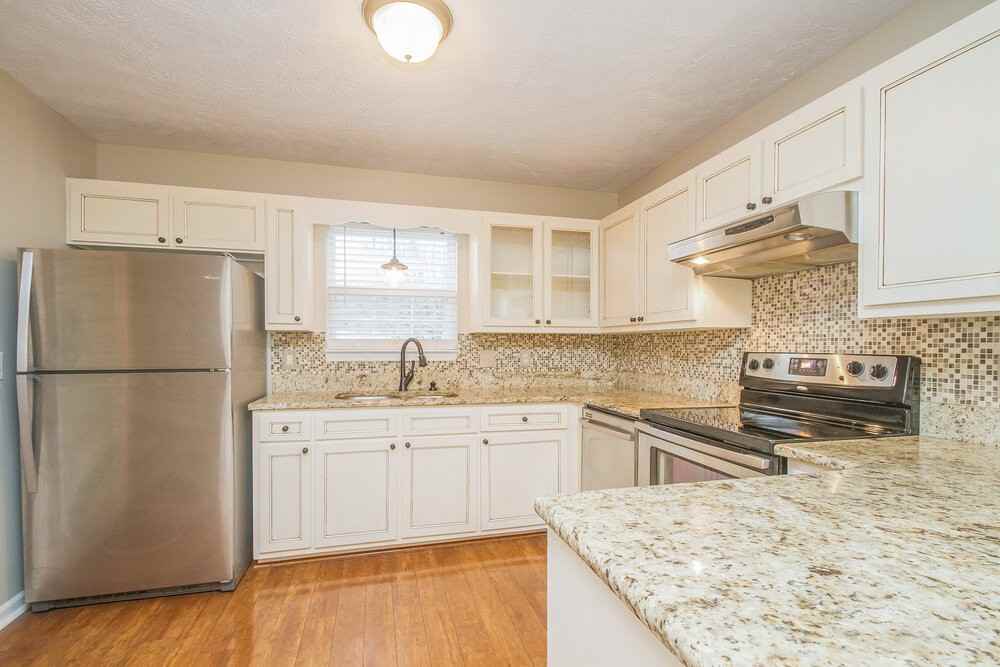 1112 Skipton Dr - Photo 4 of 15