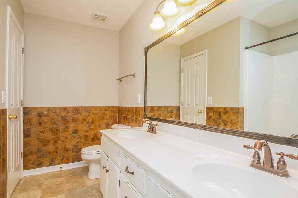 1112 Skipton Dr - Photo 7 of 15