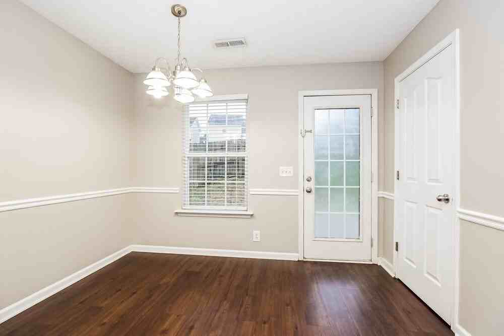 8009 Maggie Ct - Photo 5 of 16