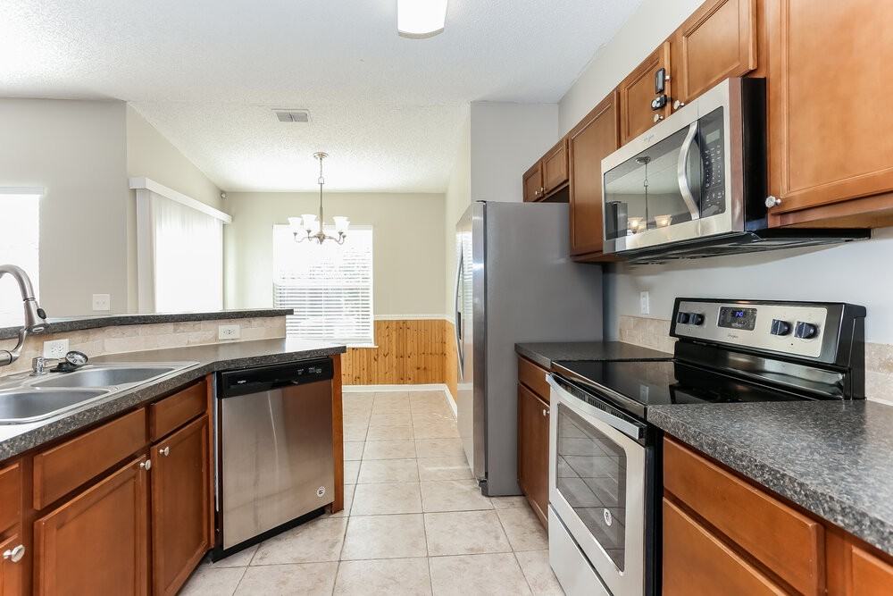 12327 Sondra Cove Ct - Photo 6 of 16