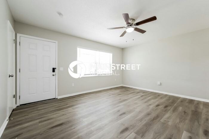 107 Lake Elizabeth Dr - Photo 2 of 16