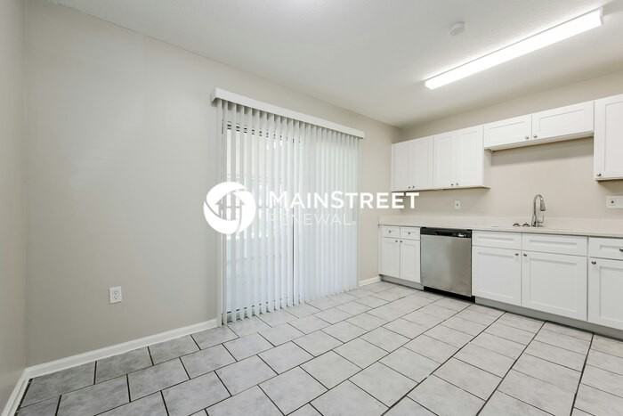 107 Lake Elizabeth Dr - Photo 5 of 16