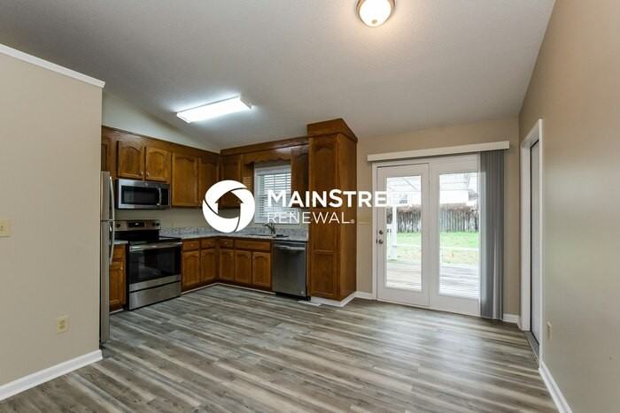 604 Powerline Ave - Photo 5 of 16