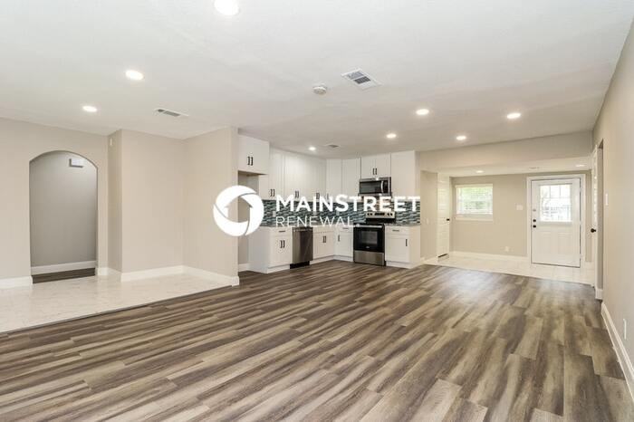 1708 Joyce St - Photo 6 of 16