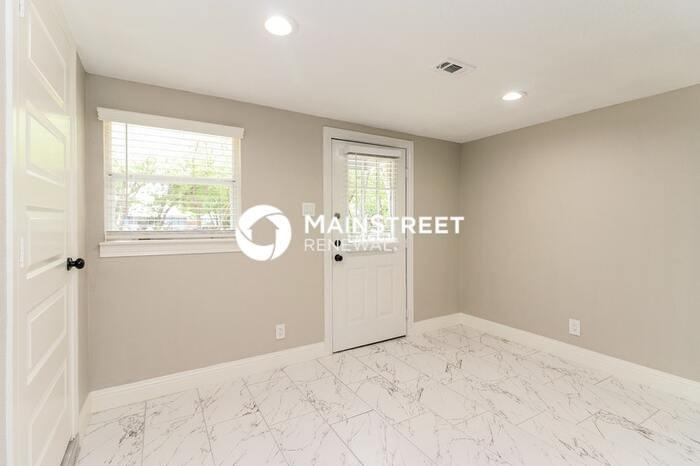 1708 Joyce St - Photo 7 of 16