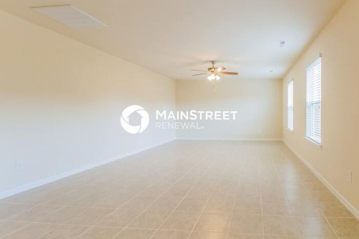 Moriches Ct - Photo 2 of 15