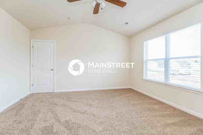 Moriches Ct - Photo 6 of 15