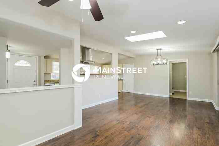 7401 E 19th St - Photo 2 of 16