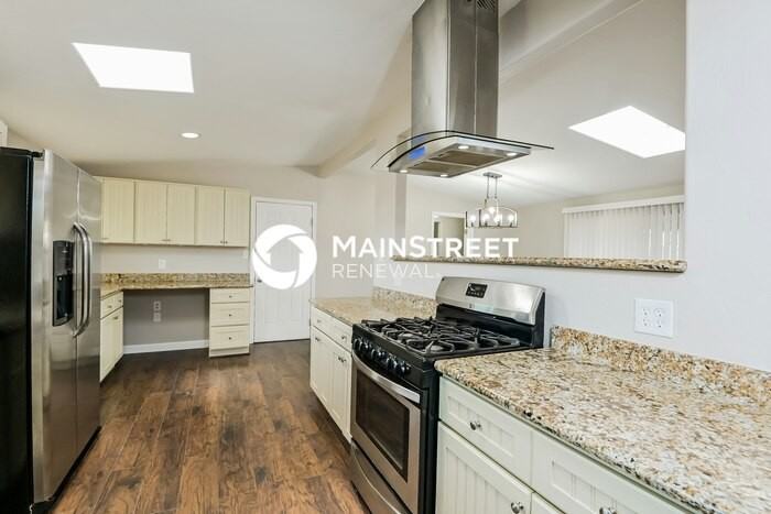 7401 E 19th St - Photo 5 of 16