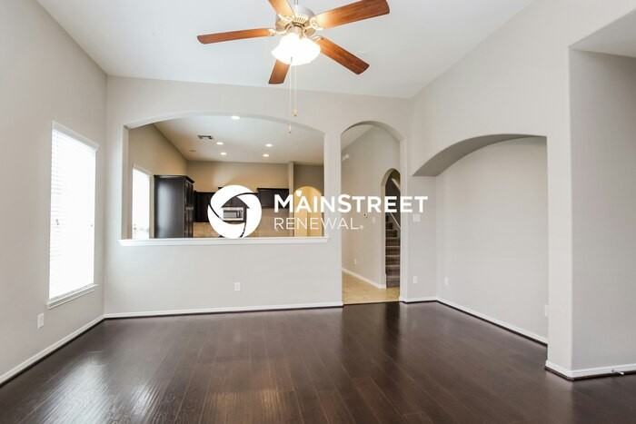 13346 Davenport Hills Ln - Photo 4 of 16