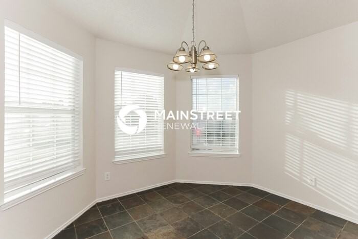 8117 Sweetwater Ln - Photo 5 of 16