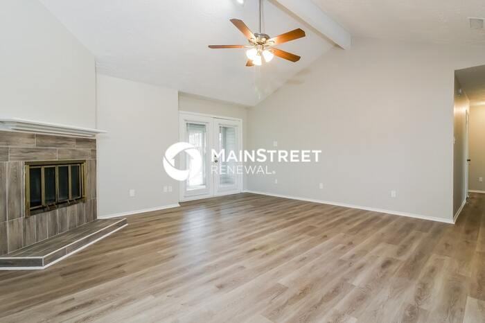 1336 Colmar Dr - Photo 3 of 16