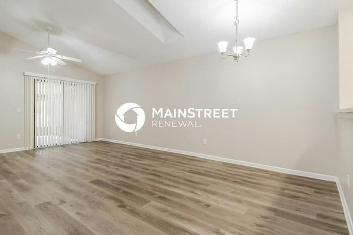 8761 Pinevalley Ln - Photo 4 of 16