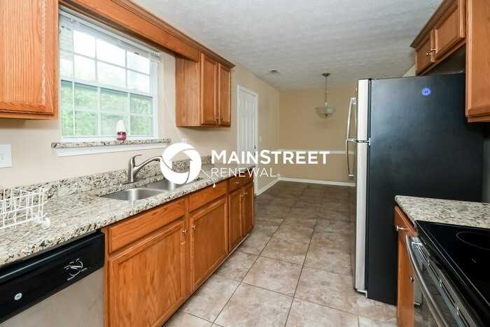 685 Nassau Street - Photo 4 of 15