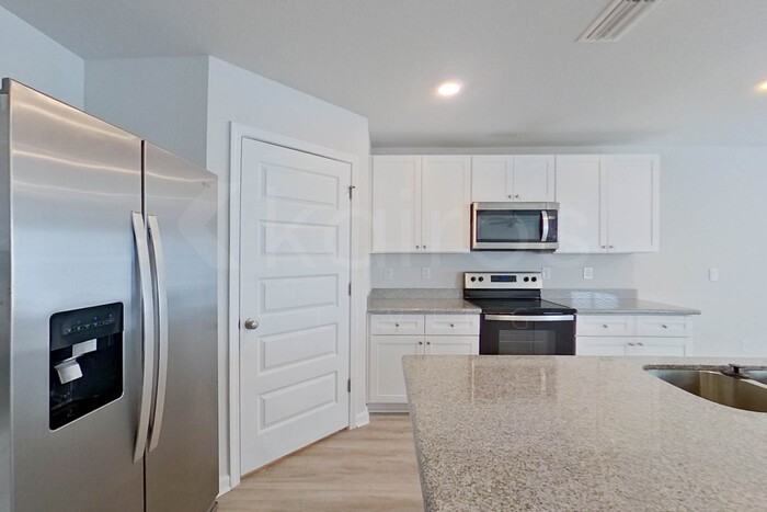 4726 Malay Circle - Photo 7 of 25