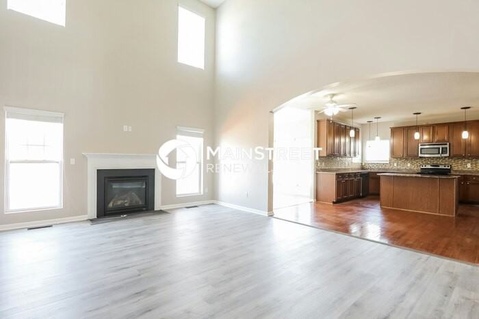 594 Jockey Pl - Photo 2 of 17