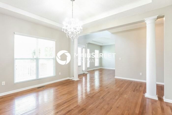 594 Jockey Pl - Photo 3 of 17