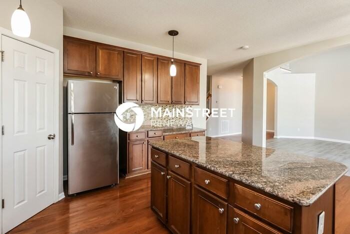 594 Jockey Pl - Photo 4 of 17