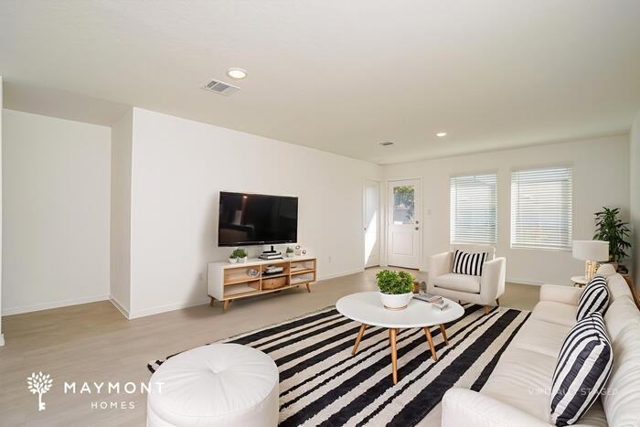 10204 Bridgton Ml - Photo 5 of 19