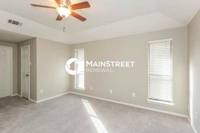 521 Anglebluff Dr - Photo 6 of 16