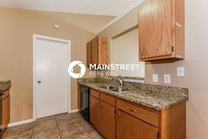 4206 Village Trace Blvd - Photo 5 of 16