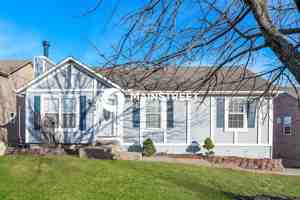 featured image of 960 N Walnut St