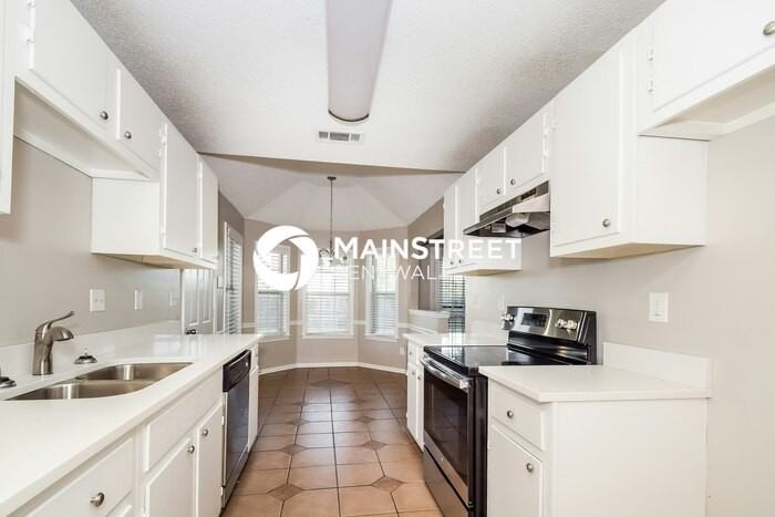 7964 Tankerston Dr - Photo 5 of 17