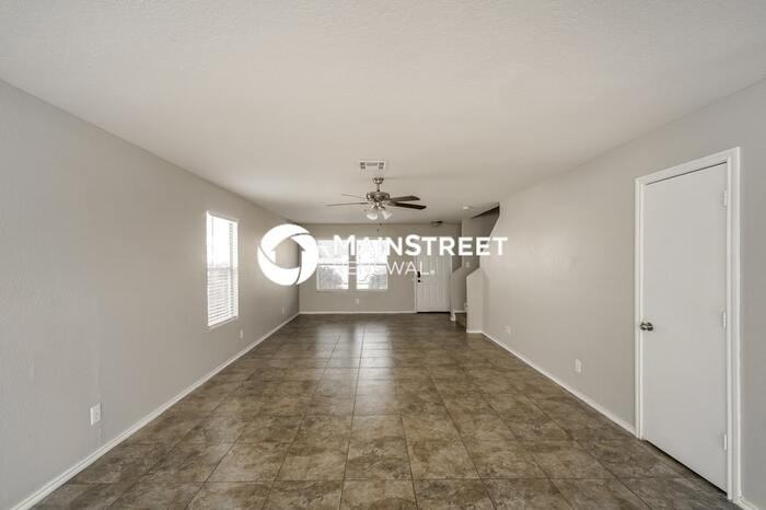 6210 Lake Superior St - Photo 3 of 17