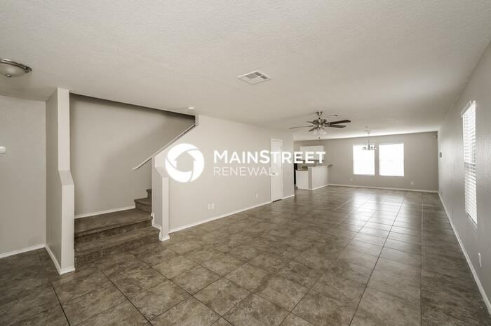 6210 Lake Superior St - Photo 4 of 17